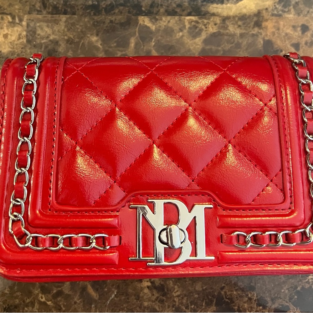 NWT Red Badgley Mischka Quilted Chain Shoulder Bag - Picture 9 of 11